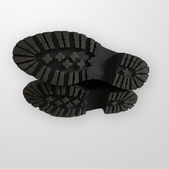 Suede Shearling Lace Up Boot // Winter Combat Boot // Lug Sole - Picture 3 of 8